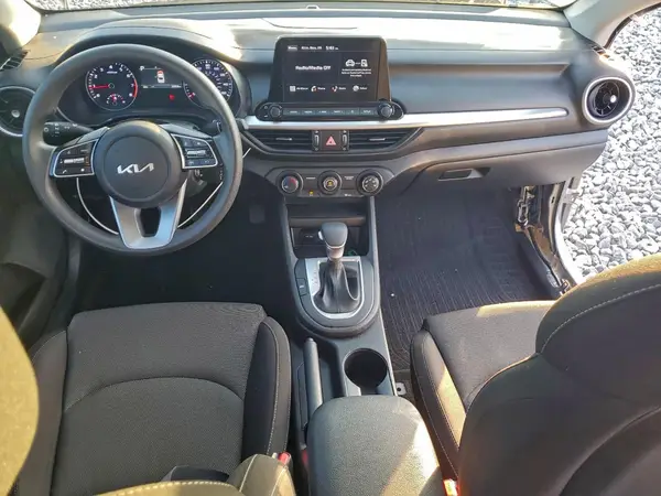 3KPF24ADXRE704000 2024 KIA FORTE - Image 8