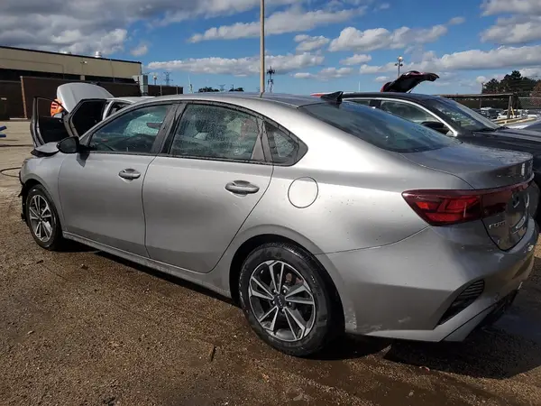 3KPF24ADXRE704062 2024 KIA FORTE - Image 2