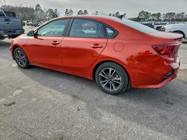 3KPF24ADXRE704806 2024 KIA FORTE - Image 2