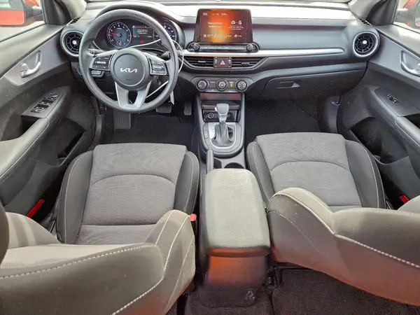 3KPF24ADXRE704806 2024 KIA FORTE - Image 8