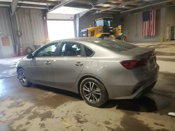 3KPF24ADXRE705339 2024 KIA FORTE - Image 2