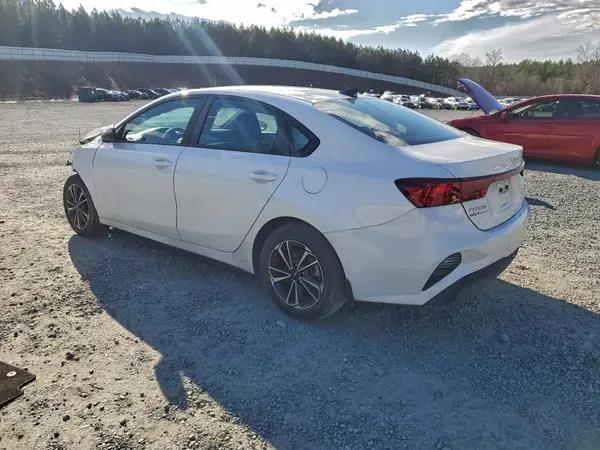 3KPF24ADXRE705650 2024 KIA FORTE - Image 2