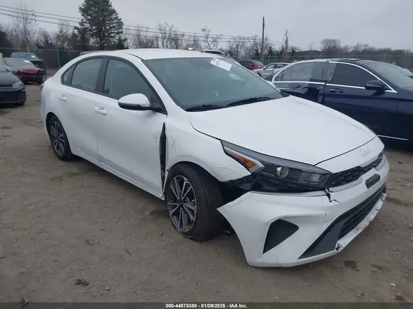 3KPF24ADXRE706782 2024 KIA FORTE - Image 1