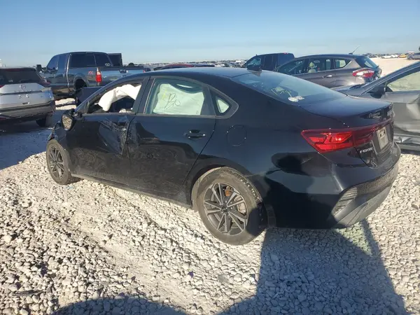 3KPF24ADXRE708936 2024 KIA FORTE - Image 2