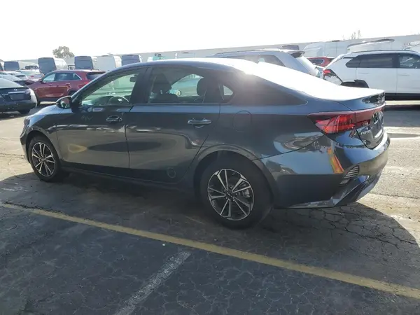 3KPF24ADXRE709083 2024 KIA FORTE - Image 2