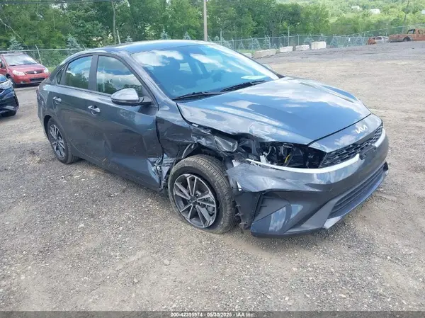 3KPF24ADXRE709309 2024 KIA FORTE - Image 1