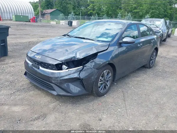 3KPF24ADXRE709309 2024 KIA FORTE - Image 2