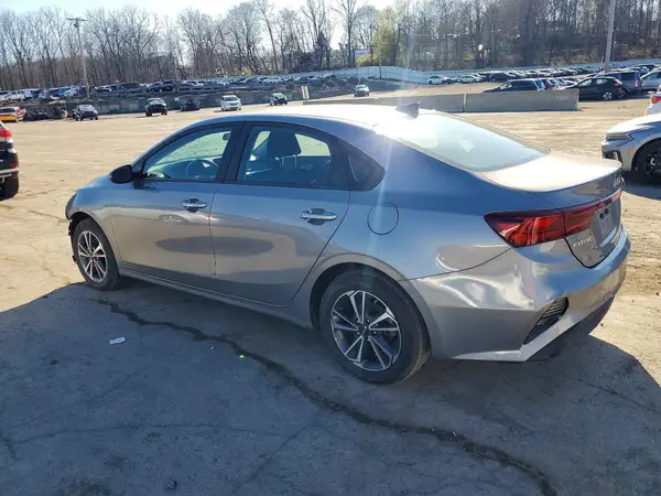 3KPF24ADXRE709844 2024 KIA FORTE - Image 2