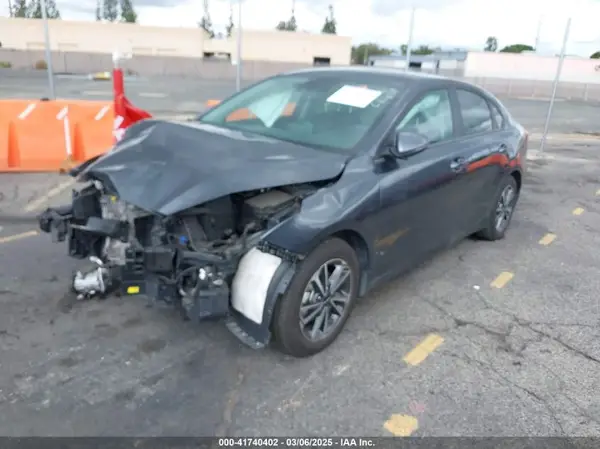 3KPF24ADXRE712291 2024 KIA FORTE - Image 2