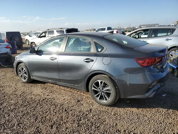 3KPF24ADXRE713067 2024 KIA FORTE - Image 2