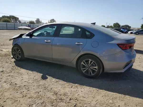 3KPF24ADXRE713294 2024 KIA FORTE - Image 2