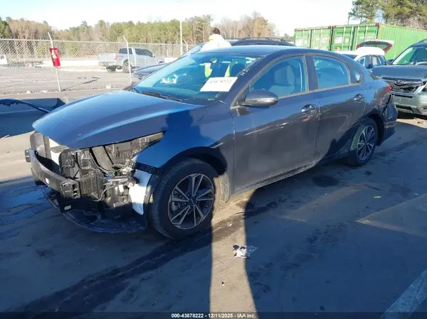 3KPF24ADXRE713859 2024 KIA FORTE - Image 2