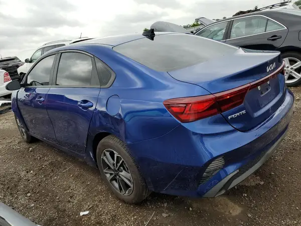 3KPF24ADXRE715952 2024 KIA FORTE - Image 2