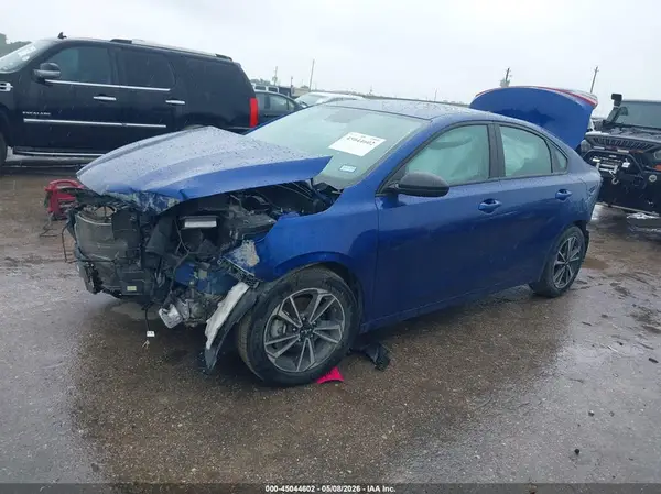 3KPF24ADXRE717104 2024 KIA FORTE - Image 2