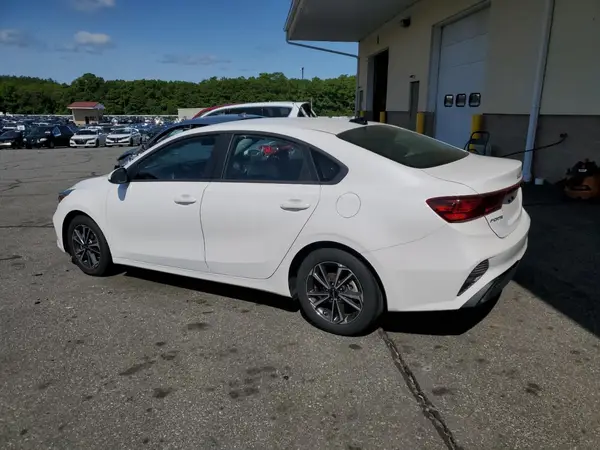 3KPF24ADXRE720813 2024 KIA FORTE - Image 2