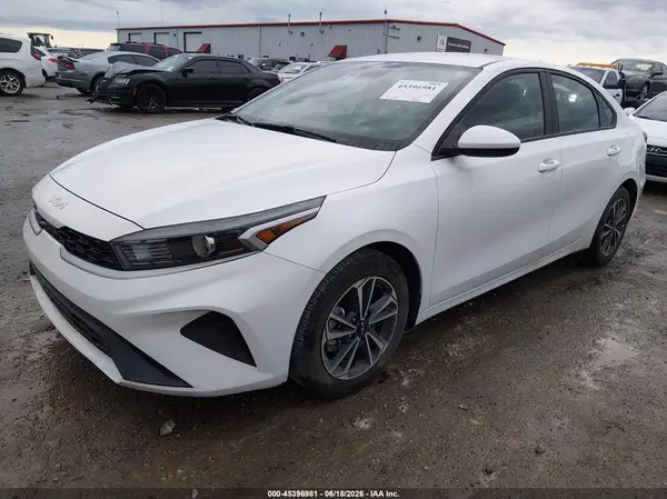 3KPF24ADXRE720911 2024 KIA FORTE - Image 2