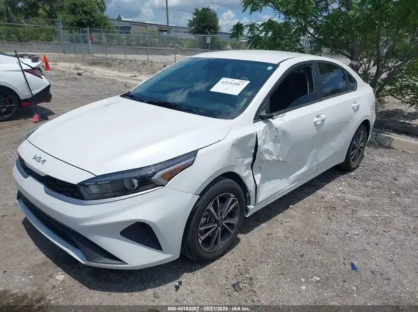 3KPF24ADXRE724537 2024 KIA FORTE - Image 2
