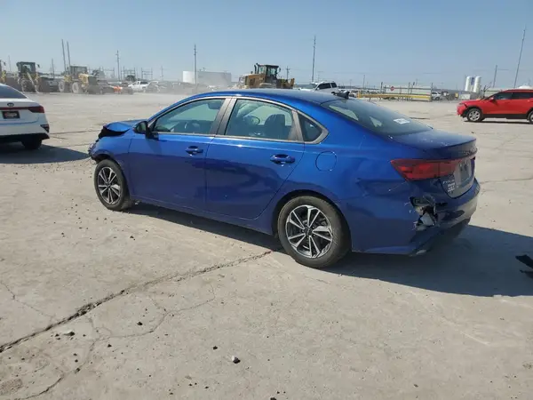 3KPF24ADXRE724943 2024 KIA FORTE - Image 2