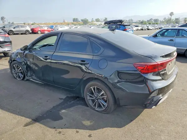 3KPF24ADXRE725350 2024 KIA FORTE - Image 2