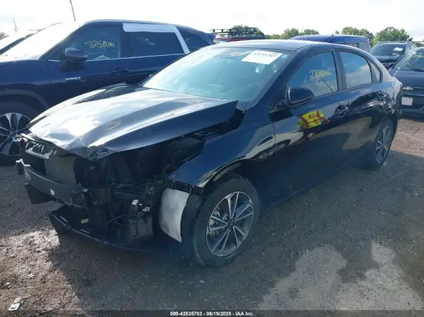 3KPF24ADXRE726613 2024 KIA FORTE - Image 2