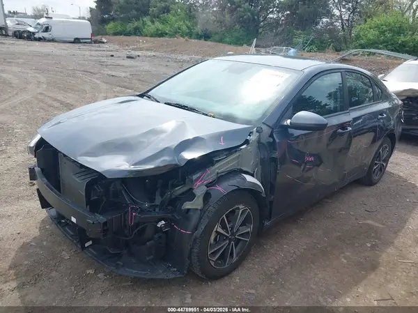 3KPF24ADXRE727325 2024 KIA FORTE - Image 2