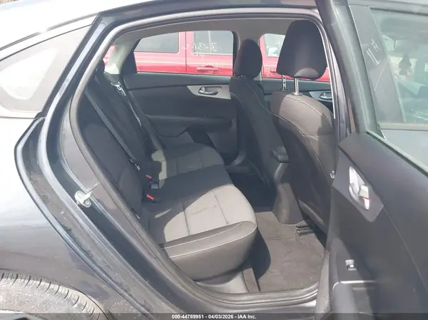 3KPF24ADXRE727325 2024 KIA FORTE - Image 8