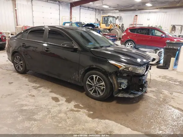 3KPF24ADXRE728474 2024 KIA FORTE - Image 1