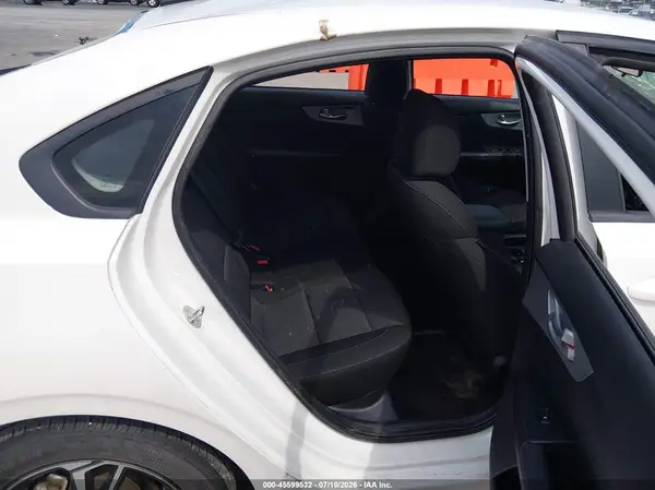 3KPF24ADXRE728667 2024 KIA FORTE - Image 8