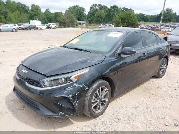 3KPF24ADXRE728734 2024 KIA FORTE - Image 2