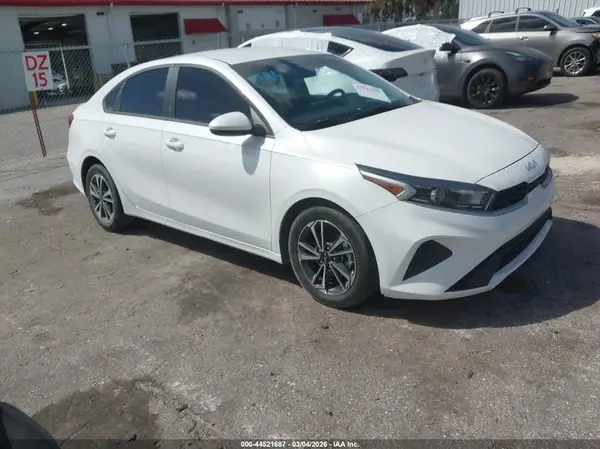 3KPF24ADXRE728930 2024 KIA FORTE - Image 1