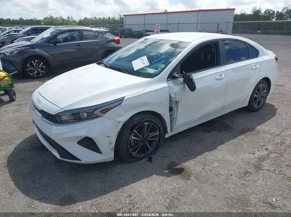 3KPF24ADXRE728930 2024 KIA FORTE - Image 2