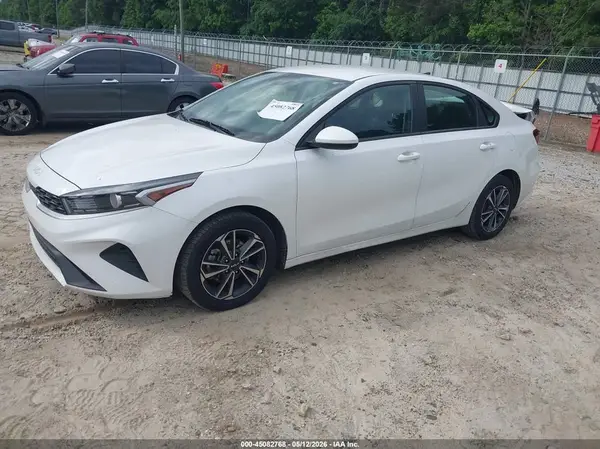 3KPF24ADXRE728961 2024 KIA FORTE - Image 2
