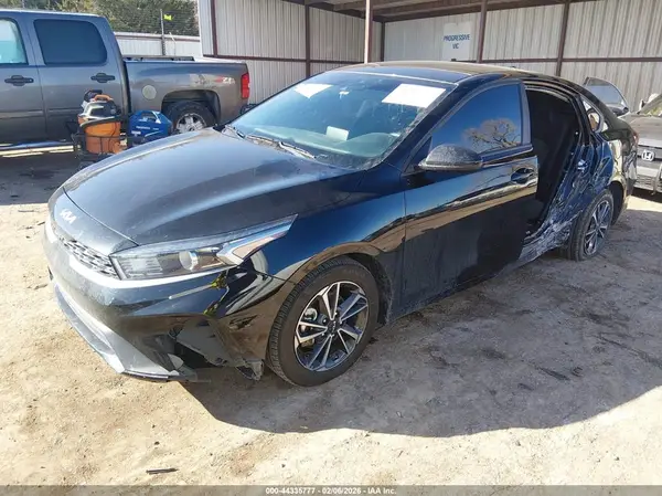 3KPF24ADXRE729835 2024 KIA FORTE - Image 2