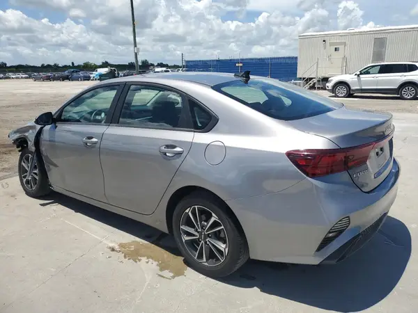 3KPF24ADXRE730127 2024 KIA FORTE - Image 2