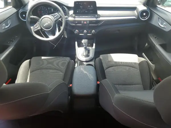 3KPF24ADXRE730127 2024 KIA FORTE - Image 8