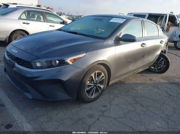 3KPF24ADXRE730645 2024 KIA FORTE - Image 2