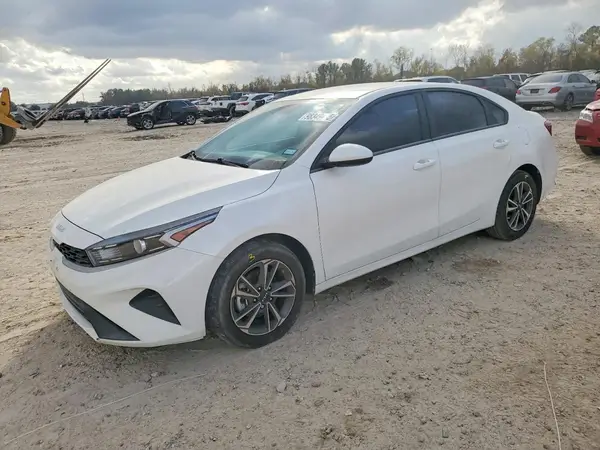 3KPF24ADXRE731438 2024 KIA FORTE - Image 1