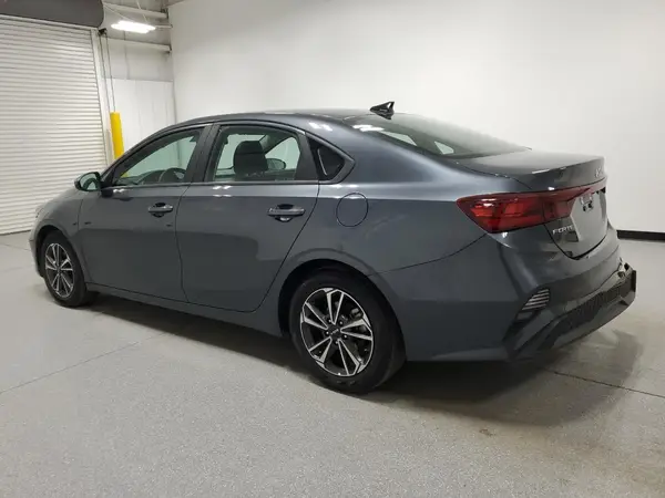 3KPF24ADXRE731911 2024 KIA FORTE - Image 2