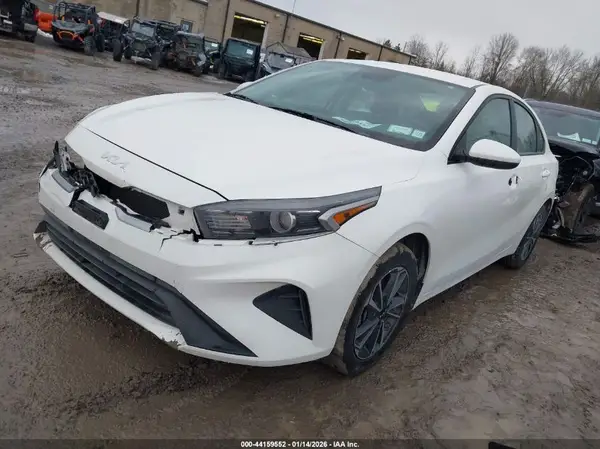 3KPF24ADXRE735540 2024 KIA FORTE - Image 2