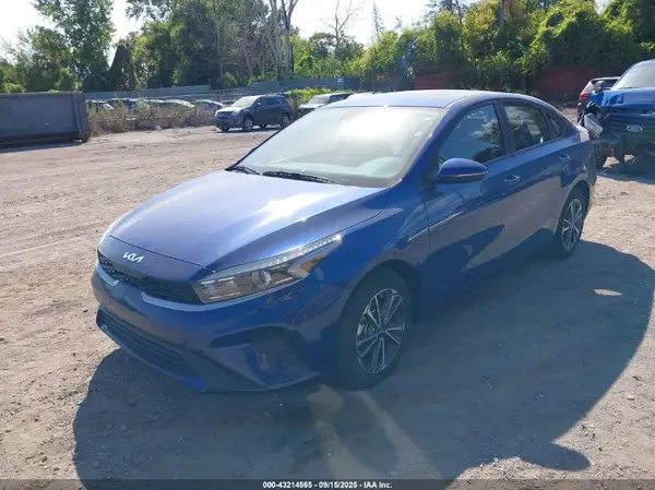 3KPF24ADXRE737689 2024 KIA FORTE - Image 2