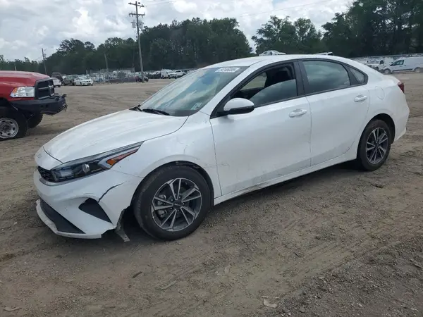 3KPF24ADXRE738454 2024 KIA FORTE - Image 1