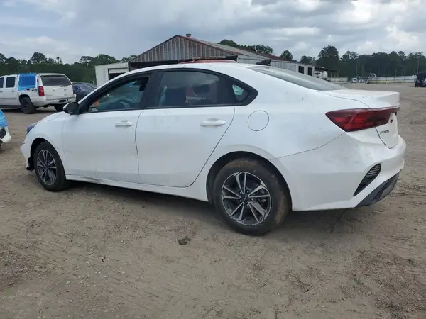 3KPF24ADXRE738454 2024 KIA FORTE - Image 2