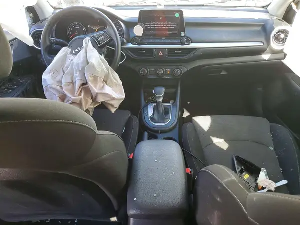 3KPF24ADXRE738907 2024 KIA FORTE - Image 8