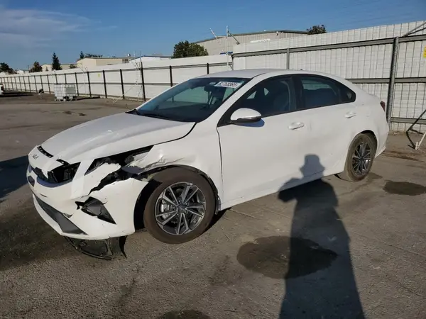 3KPF24ADXRE738986 2024 KIA FORTE - Image 1