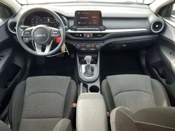 3KPF24ADXRE740172 2024 KIA FORTE - Image 8