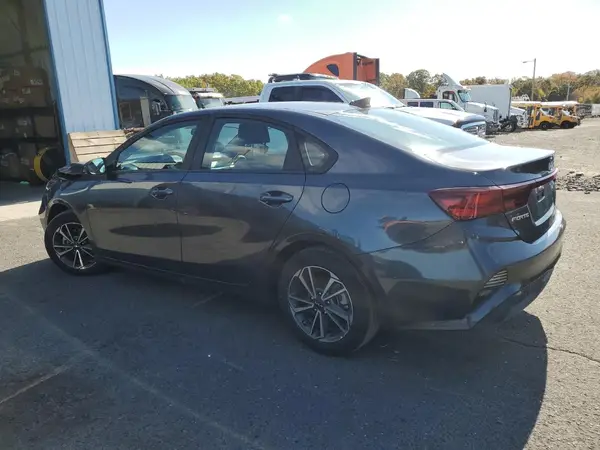 3KPF24ADXRE740298 2024 KIA FORTE - Image 2