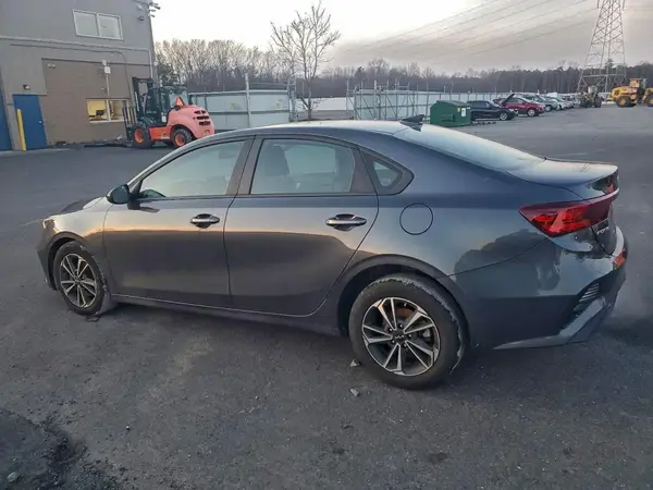 3KPF24ADXRE740401 2024 KIA FORTE - Image 2