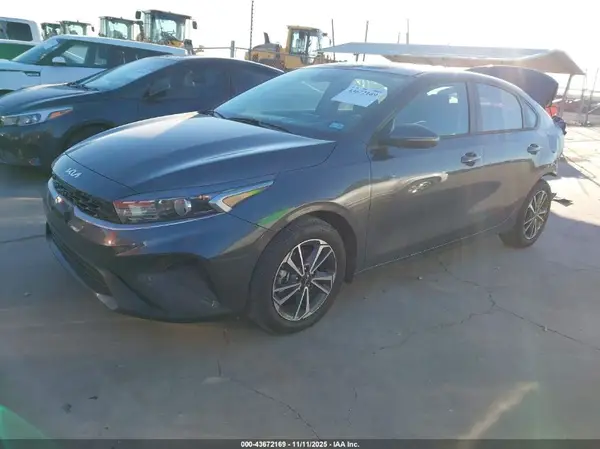 3KPF24ADXRE740799 2024 KIA FORTE - Image 2