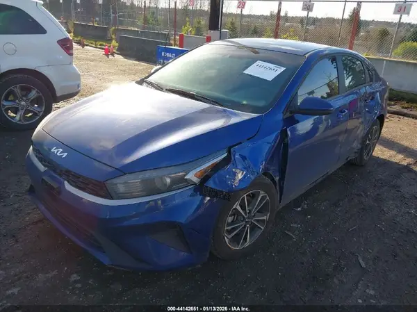 3KPF24ADXRE741158 2024 KIA FORTE - Image 2