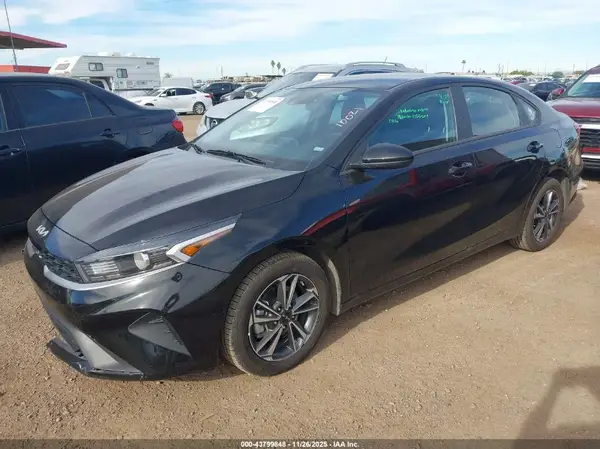 3KPF24ADXRE742228 2024 KIA FORTE - Image 2